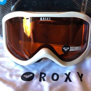 Snowboarding goggles